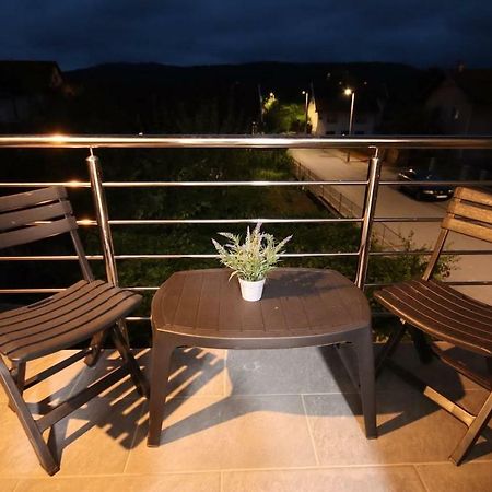 Apartman F&F Otočac Esterno foto