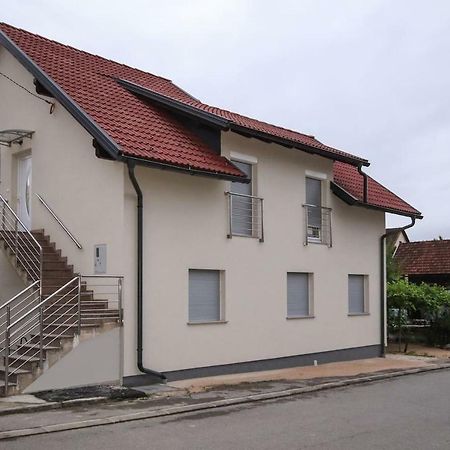 Apartman F&F Otočac Esterno foto