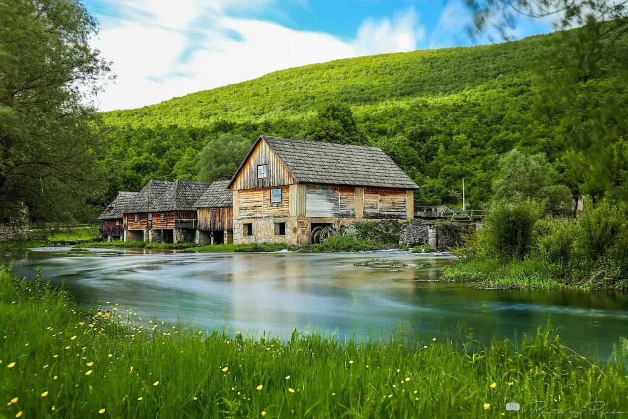 Apartman F&F Otočac Esterno foto
