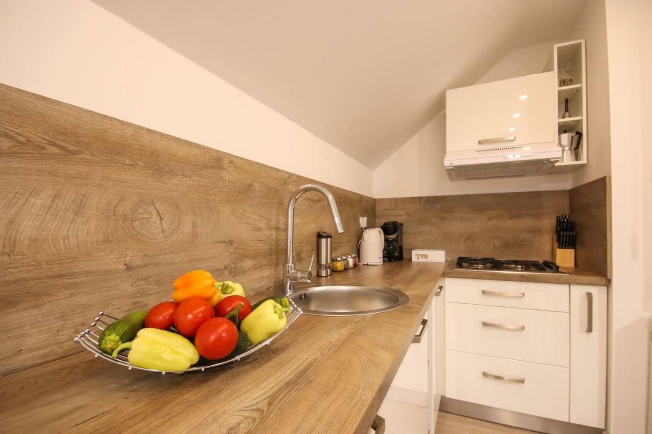 Apartman F&F Otočac Esterno foto