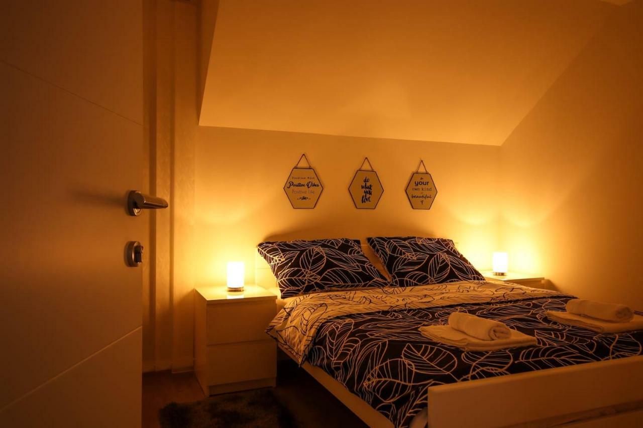 Apartman F&F Otočac Esterno foto