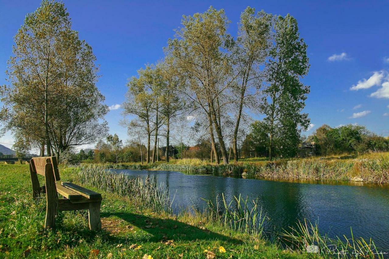Apartman F&F Otočac Esterno foto
