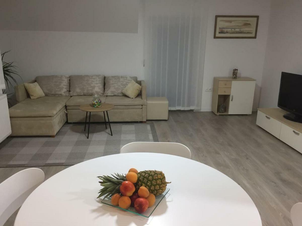 Apartman F&F Otočac Esterno foto